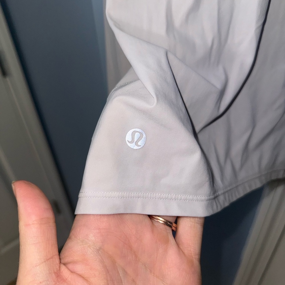 Lululemon Making Moves Long Sleeve light gray 21.5” p2p - Picture 7 of 7